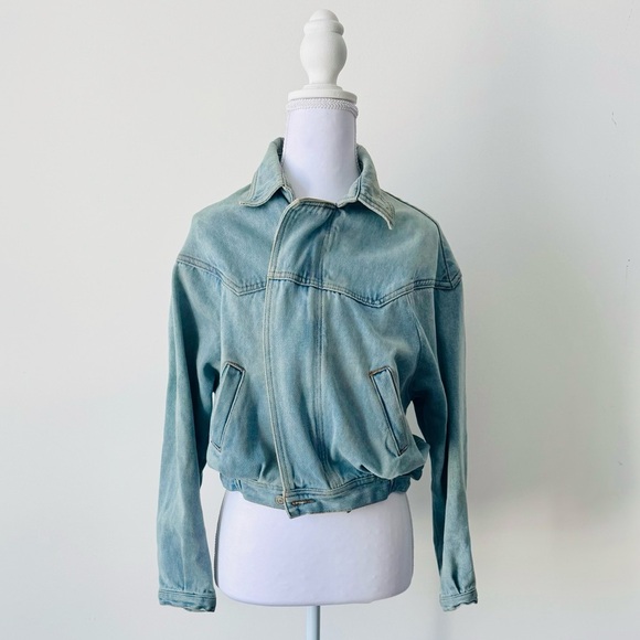 Brandy Melville Isabelle Cropped Denim Jacket 💙 - Picture 12 of 12